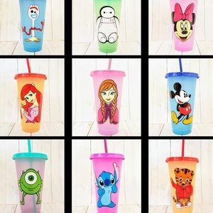 Changing color custom cups